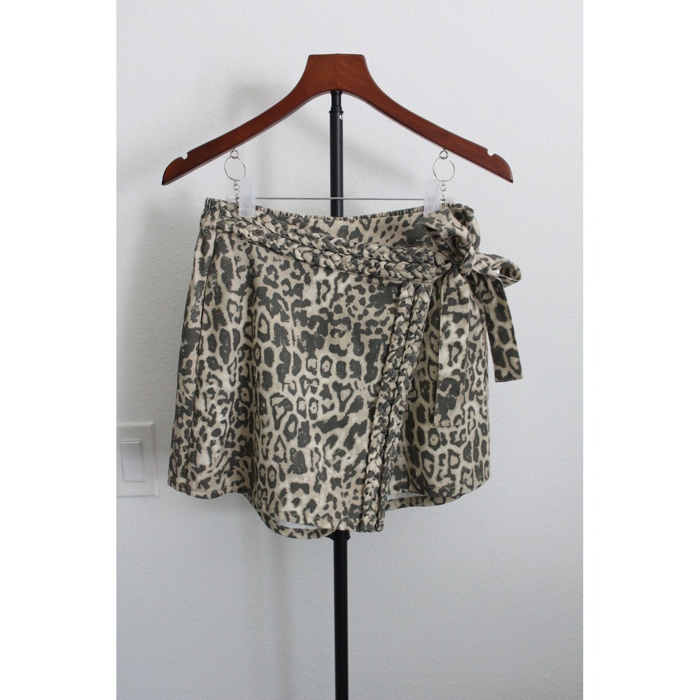 Entro Women's Leopard Print Braided Tie Wrap Skort Tan Charcoal Small